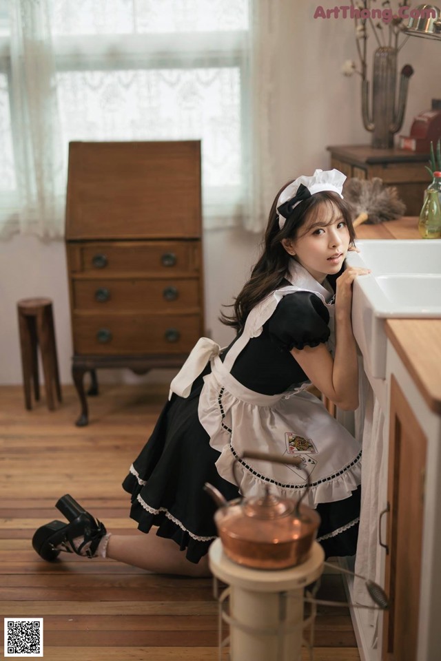 Beautiful Kwon Hyuk Jeong cute pose with maid outfit (13 photos) No.f2f180